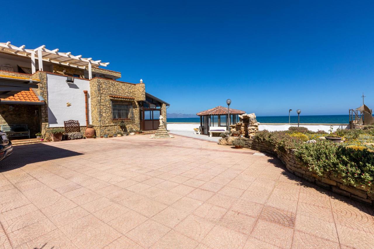 Casa Vacanza Barbera - In Riva Al Mare Villa Trappeto  Eksteriør billede