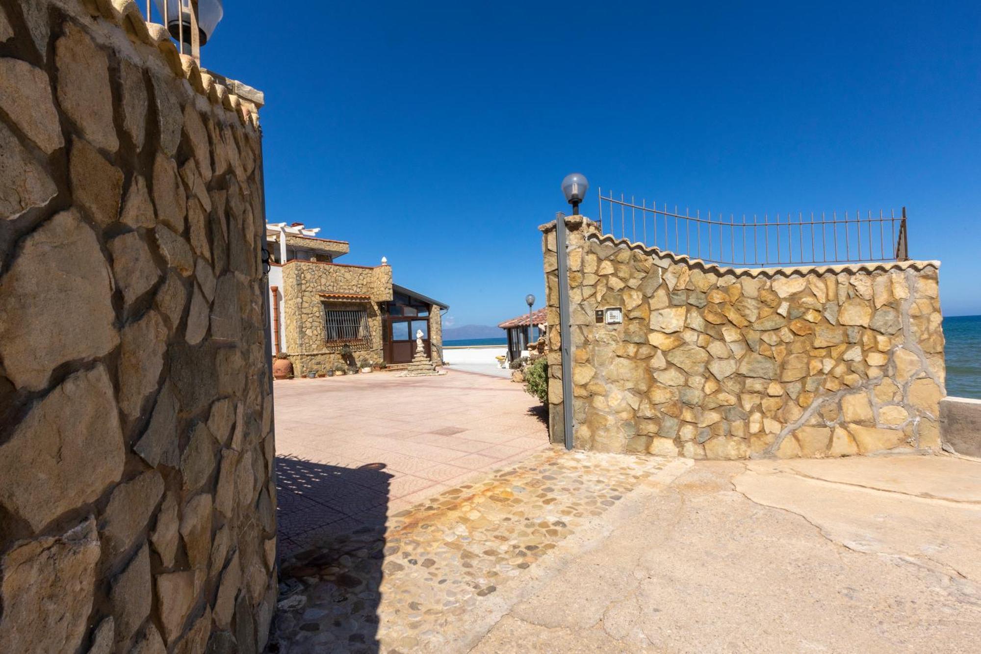 Casa Vacanza Barbera - In Riva Al Mare Villa Trappeto  Eksteriør billede