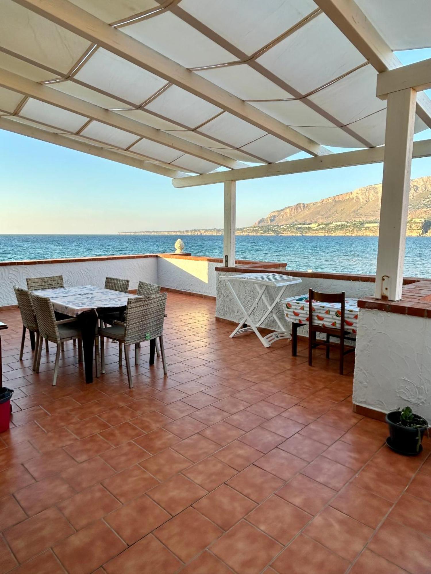 Casa Vacanza Barbera - In Riva Al Mare Villa Trappeto  Eksteriør billede