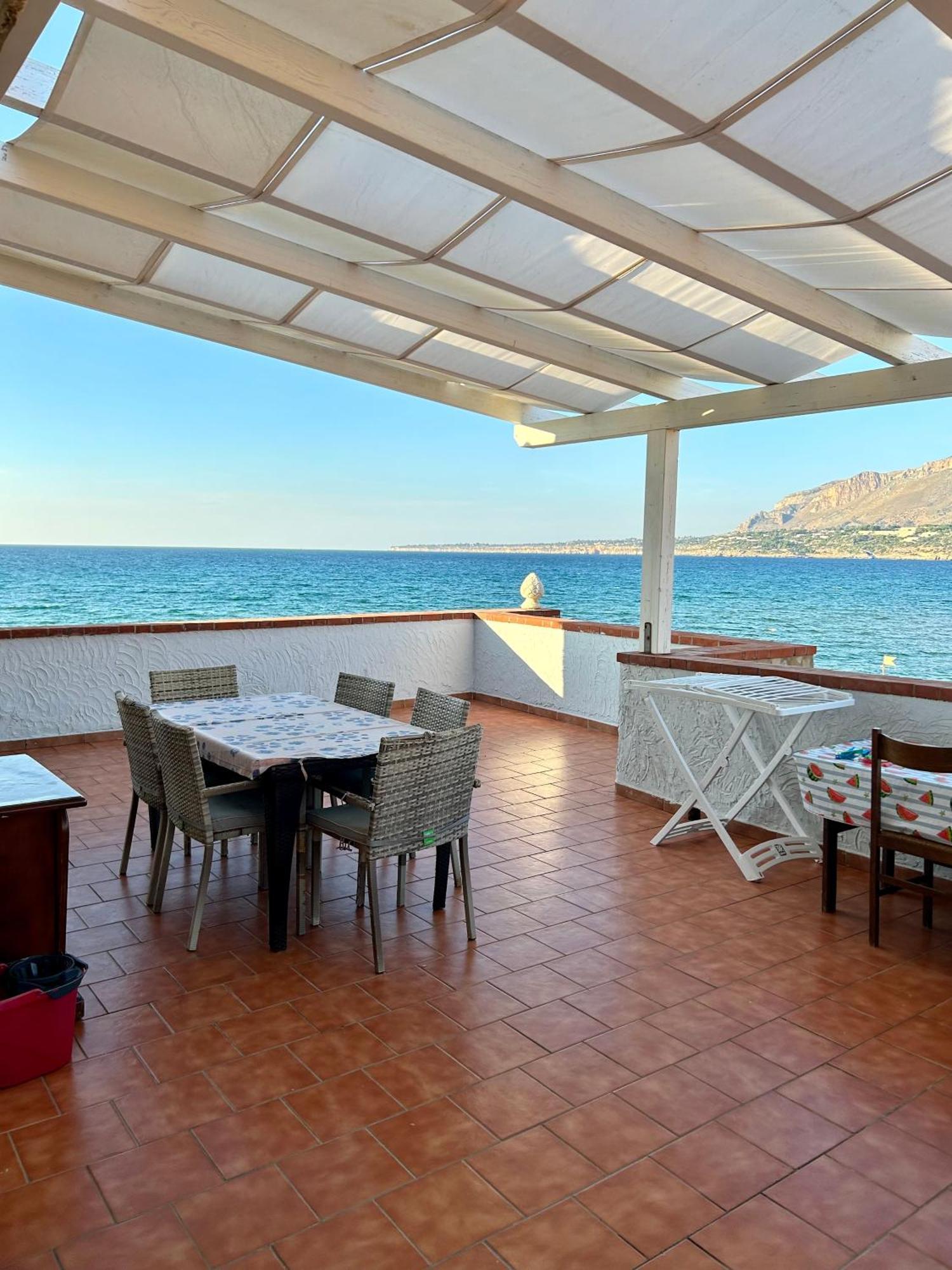 Casa Vacanza Barbera - In Riva Al Mare Villa Trappeto  Eksteriør billede