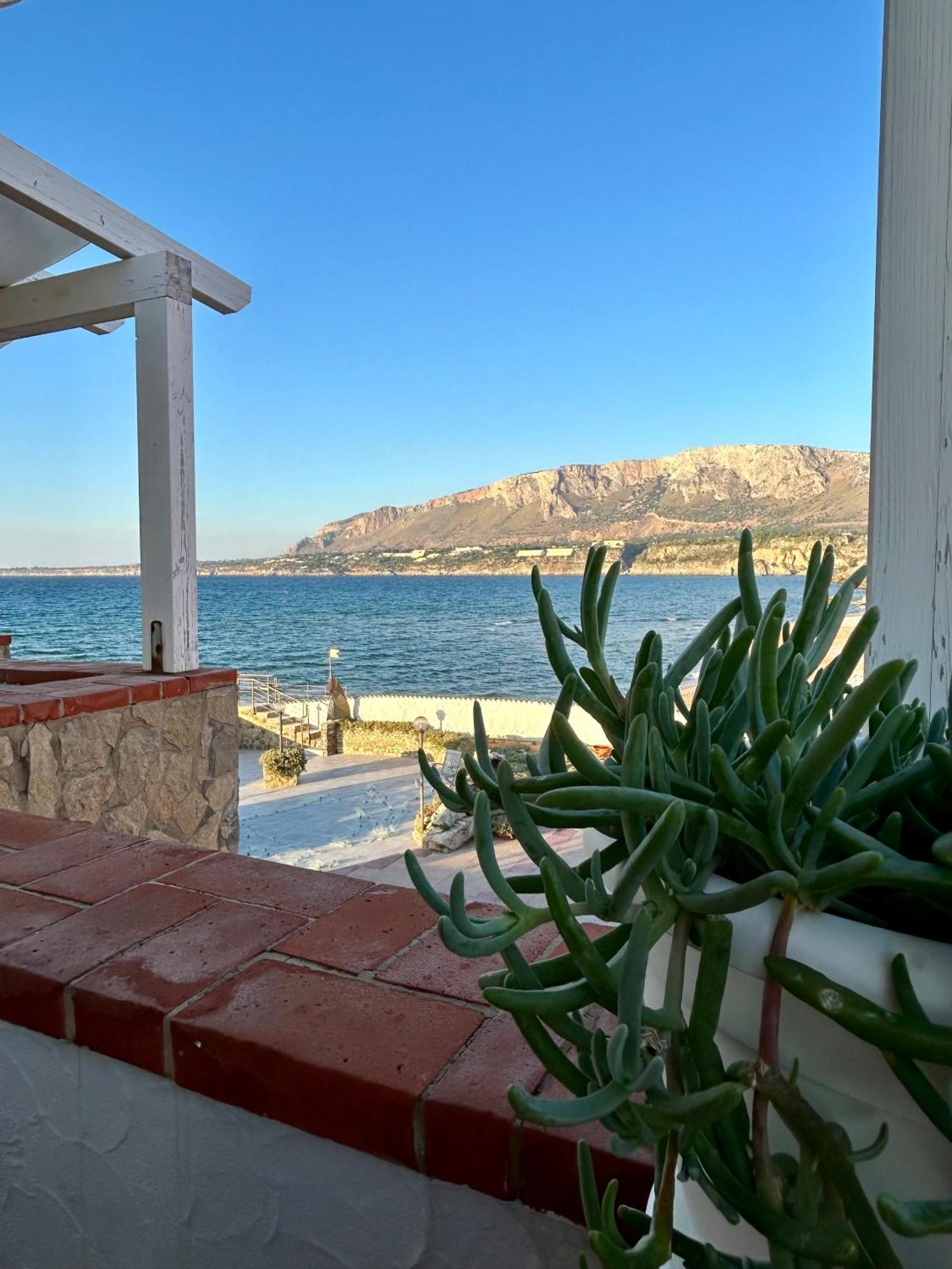 Casa Vacanza Barbera - In Riva Al Mare Villa Trappeto  Eksteriør billede